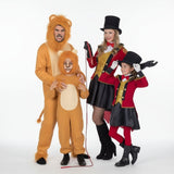 Gruppe von Zirkus Löwen und Dompteurinnen