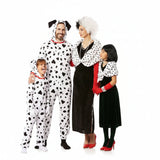 Gruppe von Dalmatiner und Cruella