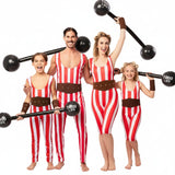 Gruppe von Strongfamily Zirkus-Außenseiter