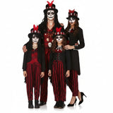 Gruppe von Voodoo-Puppen