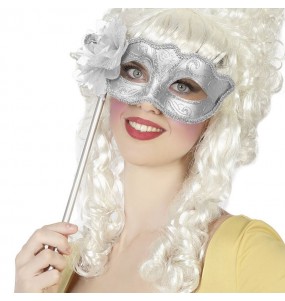 Versilberte venezianische Maske mit Ständer um Ihr Kostüm zu vervollständigen