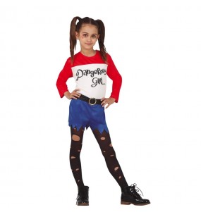 Verkleiden Sie die Harley Quinn ComicMädchen für eine Halloween-Party