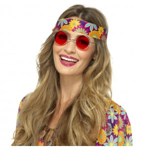 Rote Hippie-Brille um Ihr Kostüm zu vervollständigen
