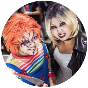 Beleben Sie Ihre Albträume mit unseren gruseligen Chucky, die Mörderpuppe-Kostümen für Halloween wieder.